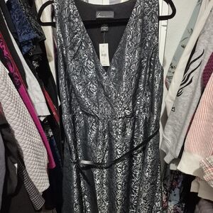 Lane Bryant Black and Silver Floral Surplice Knee Length Dress Size 18